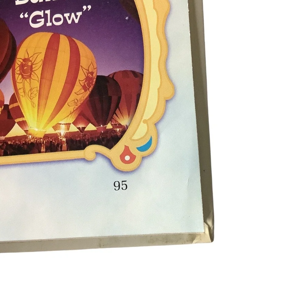 Disney Year Book 2005 Children's Book‎ Featuring Mickey Minnie Goofy Donald